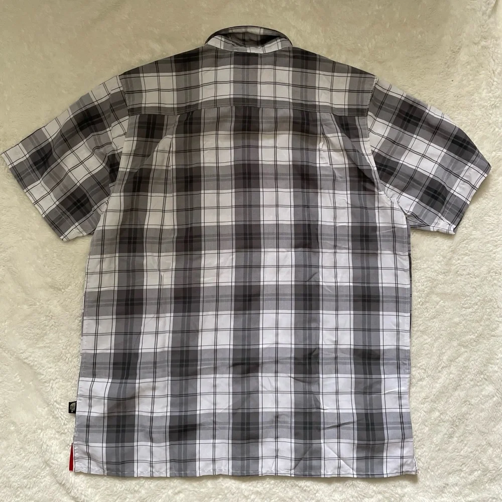 The North Face Button Up - Picture 9 of 9